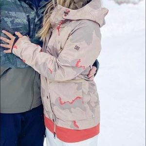 DC Women’s Jacket - Sand Camo